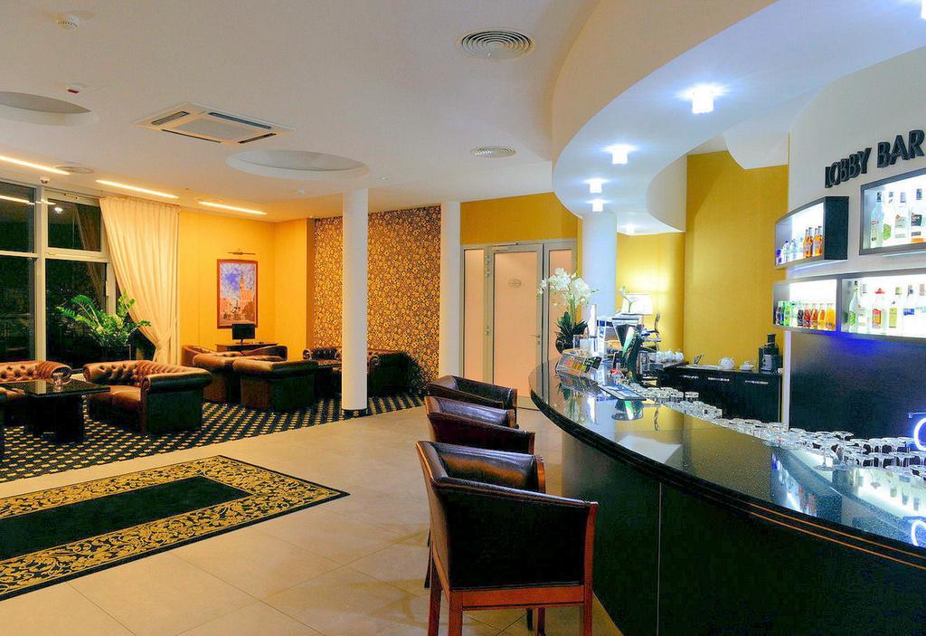 Hotel Business Faltom Gdynia Rumia Εξωτερικό φωτογραφία