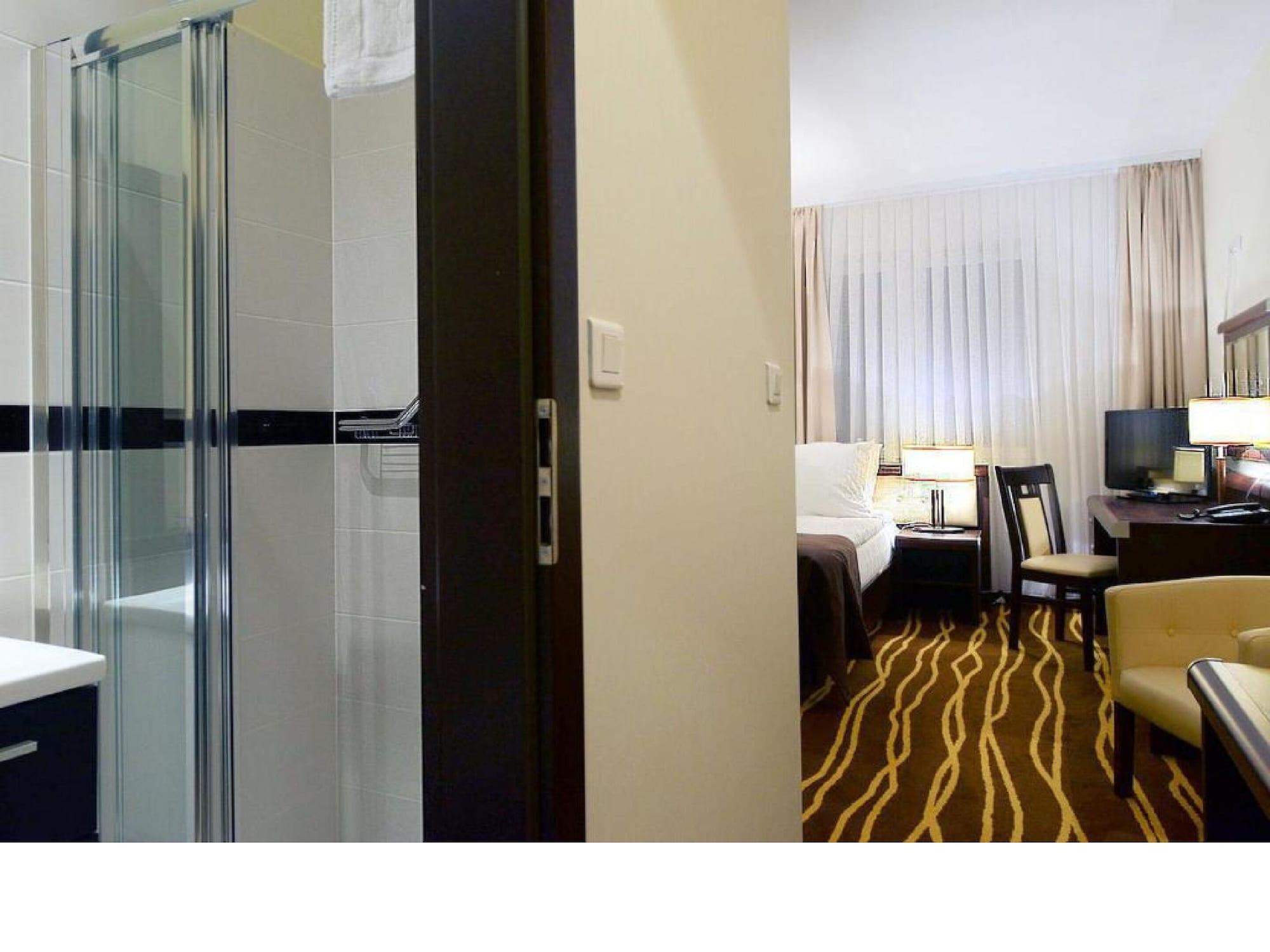Hotel Business Faltom Gdynia Rumia Εξωτερικό φωτογραφία